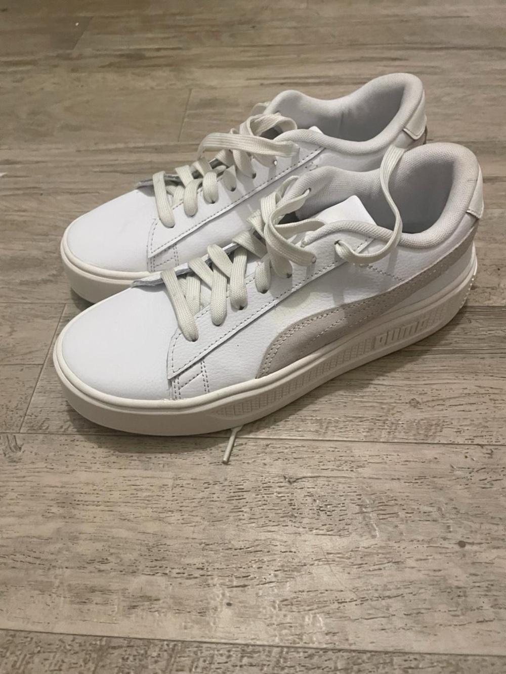 Puma Kids Low-Top Sneakers in White and Cream